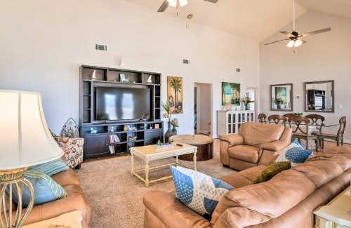 Crystal Beach House | Pet-Friendly Crystal Beach House - Steps to the Shore!