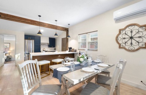 Cottonwood House | Charming Cottage Steps from Old Town - Pet Friendly & Cozy