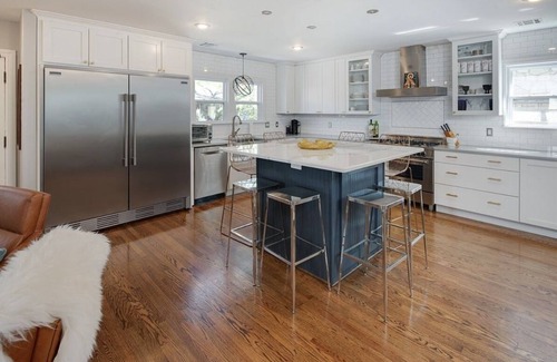 Norman House | Sunny Retreat: Walk to OU & Enjoy a Fantastic Backyard