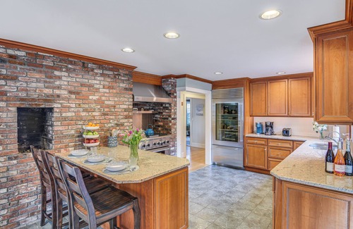 Teaticket House | Falmouth Retreat with Private Pool, Gym & Game Room Awaits!