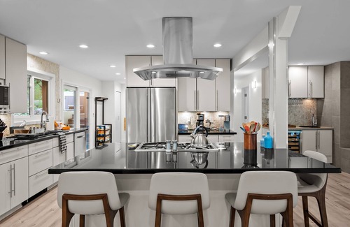 Flagstaff House | Walk to Pearl St | Hot Tub | Garden | Prime Location