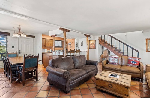 Northeast Santa Fe Hotel | Prime Location with Private Balcony and Hot Tub Access