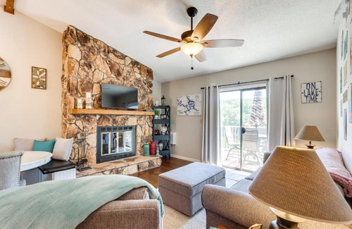 Osage Beach Apartment | Charming Lakefront Osage Beach Condo with Pool & Balcony
