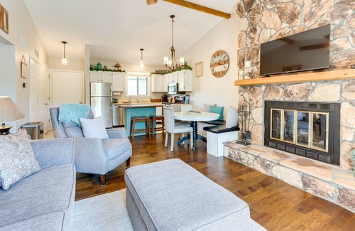 Osage Beach Condo | Inviting Lakefront Condo in Osage Beach with Balcony & Pool