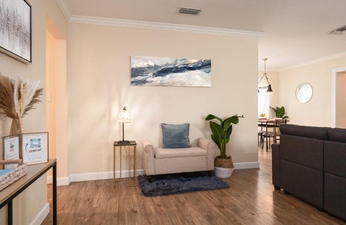 Gainesville House | Convenient Stay Near Pool, University & Stadium