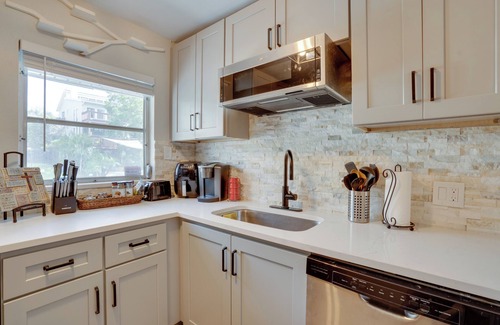 Redington Shores Cottage | Walk to Redington Beach: Renovated Duplex w/Patio