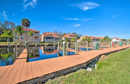 Homosassa Apartment | Pet-Friendly Homosassa Condo Steps from the River