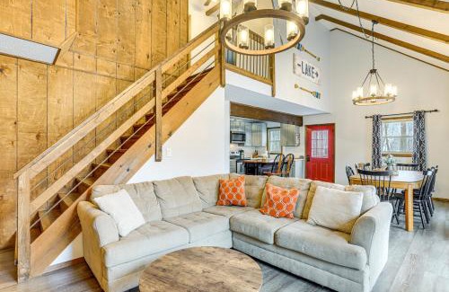 Hamlin House | Walk to Roaming Woods Lake Home with Fire Pit!
