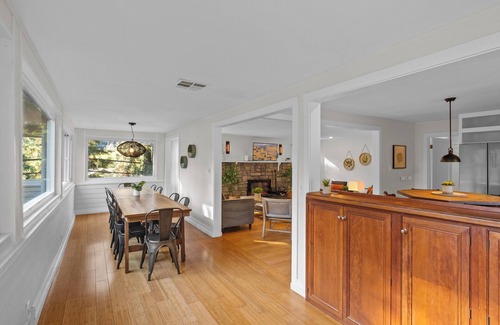 Hacienda House | Escape to Casa Del Rio - Walk to Russian River Bliss