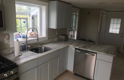 Jerusalem House | Recently Remodeled 2-Bedroom Near Sand Hill Cove & Galilee