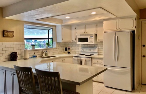 Temecula House | Discover Nearby Wineries and Ocean Views for Your Stay