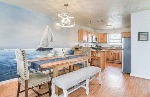 Surfside Beach House | Family-Friendly Surfside Beach Home: Steps from the Shore