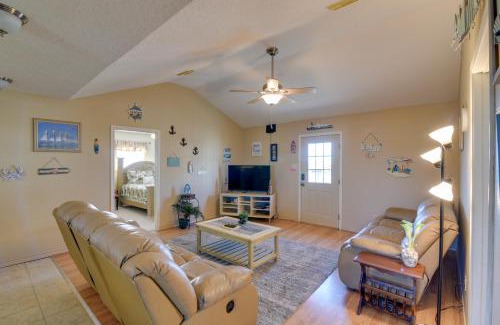 Surfside Beach House | Cozy Sunset-View Surfside Beach House Steps from the Shore