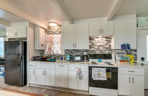 Surfside Beach House | Pet-Friendly Freeport Beach House Steps from the Shore