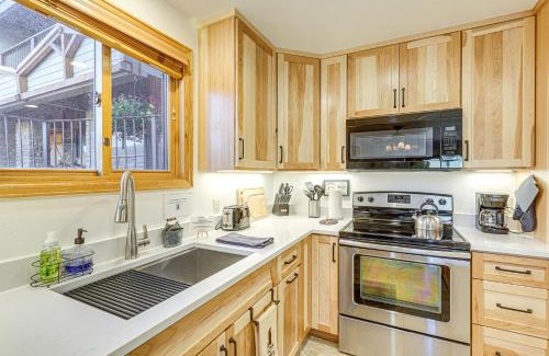 Crested Butte Apartment | Walk to Ski Lifts Cozy Crested Butte Condo