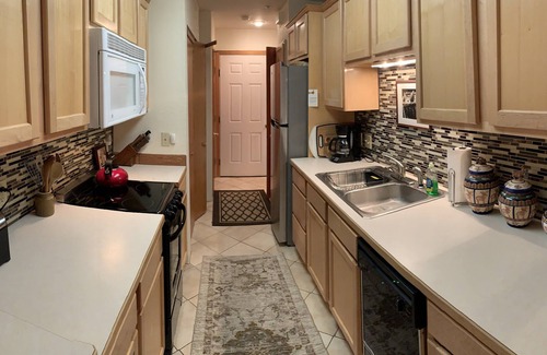 Big Sky Condo | Mountain Village: Ideal Spot for Yellowstone Adventures