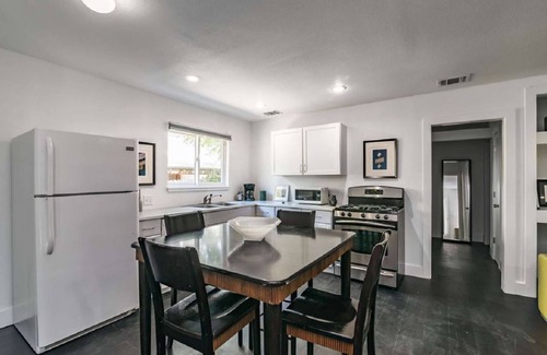 Travis Heights House | Cozy Cottage Near South Congress with Patio and BBQ