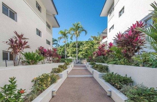 North Ward Apartment | Premier Gregory Street Apartment - Steps from Ocean & Strand