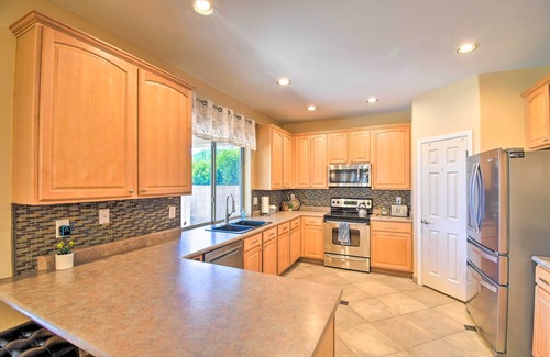 Orchards House | Beautiful Arizona Villa with Pool Near Surprise Stadium