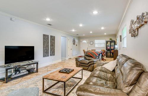 Redmond Terrace House | Walk to Texas AandM College Station Home with Yard!