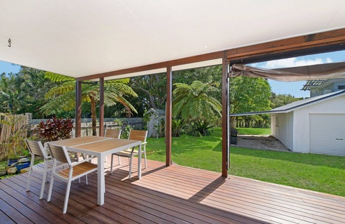 Crescent Head House | Beachside Killick Creek Hideaway with Family-Friendly Kitchen