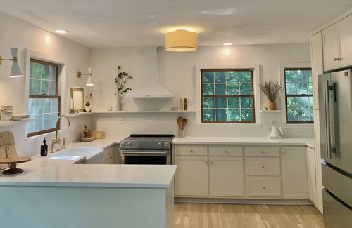 Baiting Hollow Cottage | Beachside Retreat: 4-Bedroom Cottage with Pool Access