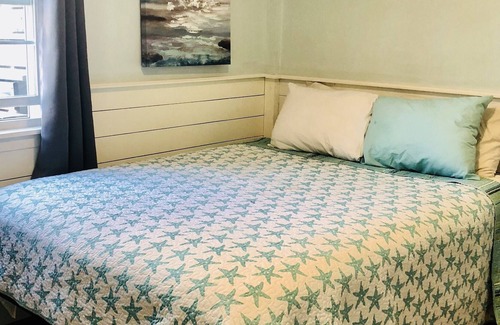 York Beach House | Beachside Retreat: Ideal for Families with Ocean View & Pool