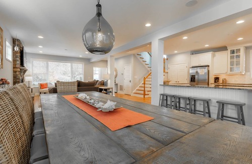 Dodds Addition House | Bright 5BR House Steps from Dewey & Rehoboth Beach