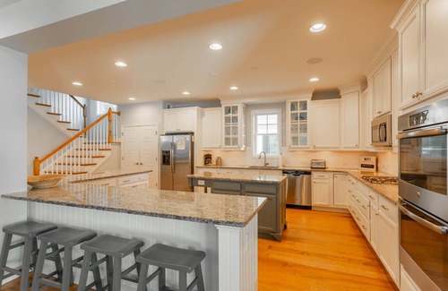 Dodds Addition House | Bright 5BR House Steps from Dewey & Rehoboth Beach