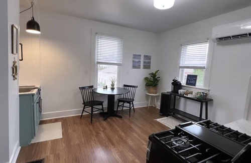 Sandusky Apartment | Convenient Access to Jet Express with Complimentary Breakfast
