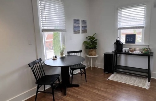 Sandusky Apartment | Convenient Access to Jet Express with Complimentary Breakfast