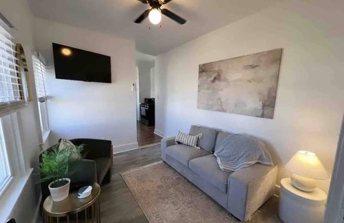 Sandusky Apartment | Convenient Access to Jet Express with Complimentary Breakfast