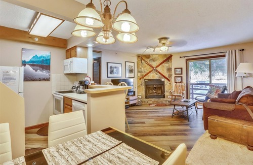 Timberline Condo | Convenient Access to Timberline Mt: Slope Side Delight Awaits