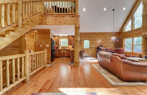 Blakeslee Cabin | Unwind in a Custom Log Cabin Near Pocono Raceway