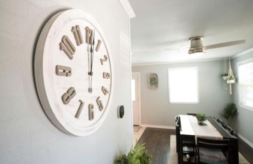 Brazos House | Quaint 3-Bed Bungalow Steps from the Silos & Baylor
