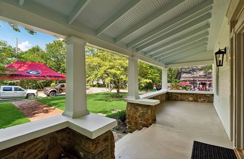 Athens House | Walk to the Stadium: Herty House (Upper Level)