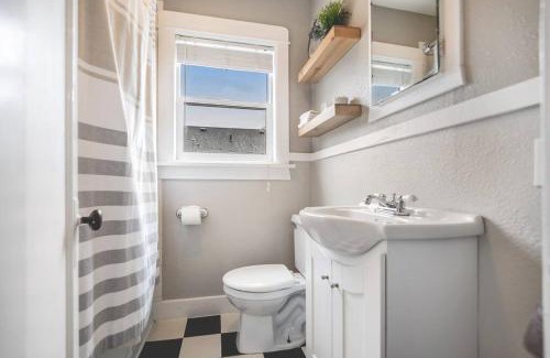 North End Apartment | Stroll to the Waterfront at The Cozy Cottage Retreat