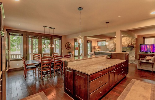 Cle Elum House | Indulge in a Hot Tub Getaway at Suncadia Golf Course