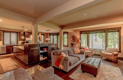 Cle Elum House | Indulge in a Hot Tub Getaway at Suncadia Golf Course