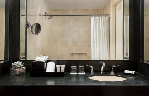 Central New York City Hotel | Prime Location Near Times Square & Radio City Music Hall