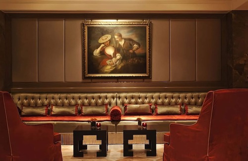 Central New York City Hotel | Prime Location Near Times Square & Radio City Music Hall