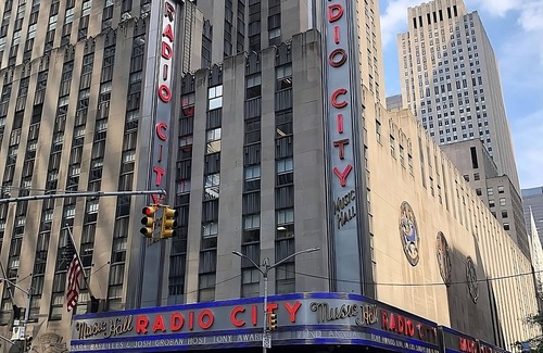 Central New York City Hotel | Prime Location Near Times Square & Radio City Music Hall