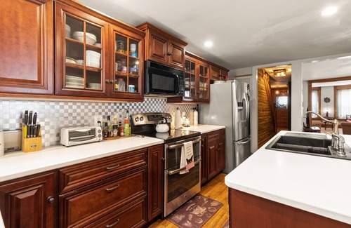 Ashfield House | Pet-Friendly 3BD Home with Pool in Jim Thorpe - Rated 9.8