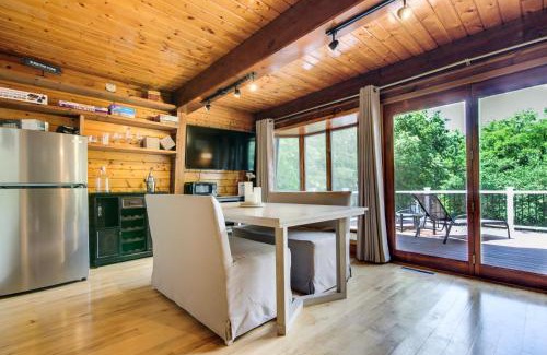 Manhattan House | Idyllic Secluded Retreat with Patio and Sun Deck Awaits