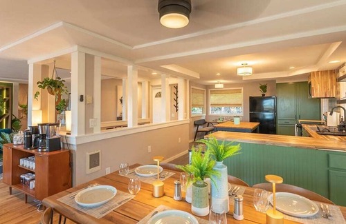 Eugene House | Ideal Stay Near UO: Walk, Relax & Enjoy Pet-Friendly Comfort