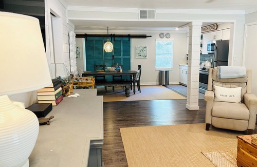 Demere Park Condo | Relax at The Turtle Nest - Steps from Pier Village & Pool