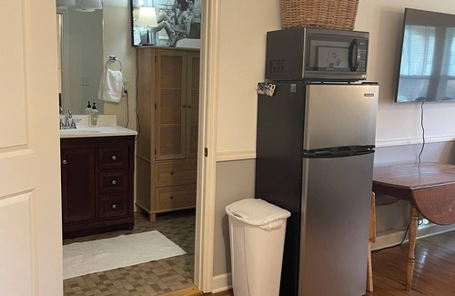 Darien House | Walk to waterfront dining, shops, wine bar. 2 miles from I-95. No pet fee!