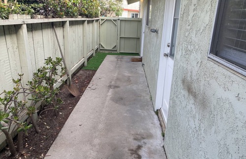 Oxnard Shores House | Walk to waves from lovely 3 bed 2 bath house