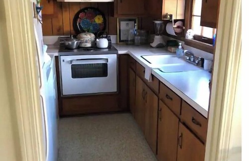 Bowling Green House | Cozy Bungalow Steps from WKU with Full Kitchen Access
