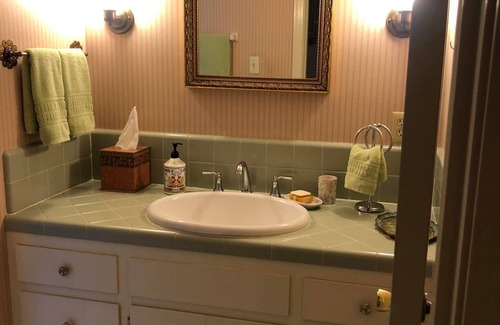 Bowling Green House | Cozy Bungalow Steps from WKU with Full Kitchen Access